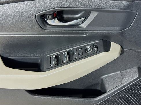 Used 2025 Honda Accord LX image 15