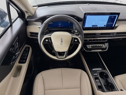 New 2026 Lincoln Corsair Premiere image 23