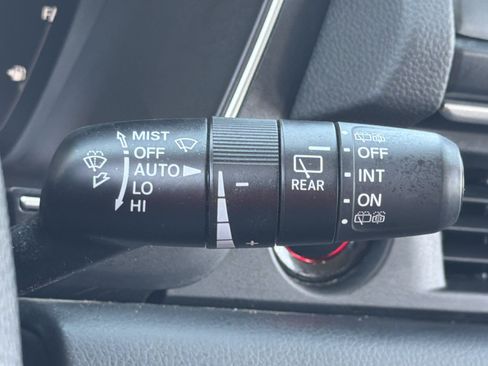 Used 2025 Honda Pilot Elite image 23
