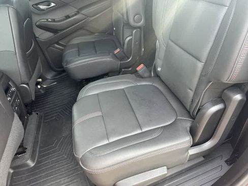 Used 2023 Chevrolet Traverse RS image 22