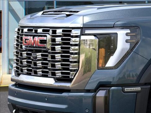 New 2026 GMC Sierra 2500 Denali image 13