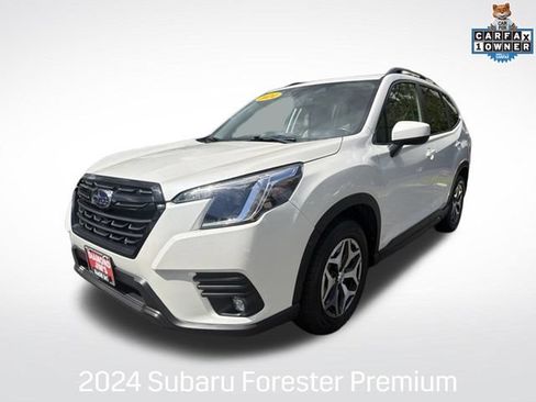 Used 2024 Subaru Forester Premium AWD/4WD image 1