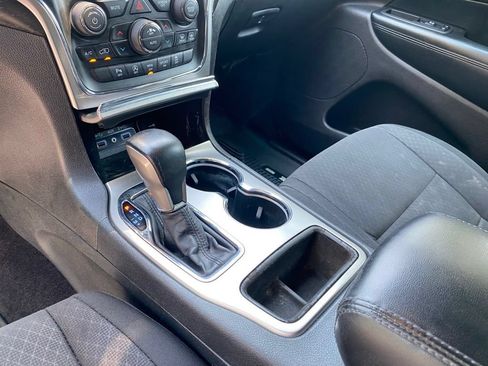 Used 2018 Jeep Grand Cherokee Laredo AWD/4WD image 13