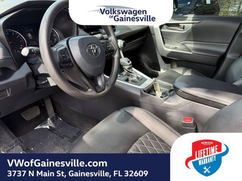 Used 2019 Toyota RAV4 LE FWD image 19
