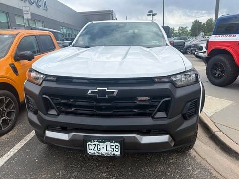 Used 2024 Chevrolet Colorado Trail Boss w/ Technology Package AWD/4WD image 2