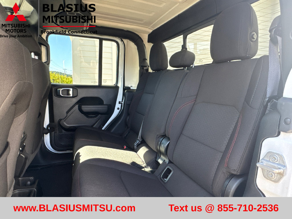 Used 2023 Jeep Gladiator Rubicon w/ Cold Weather Group AWD/4WD image 33