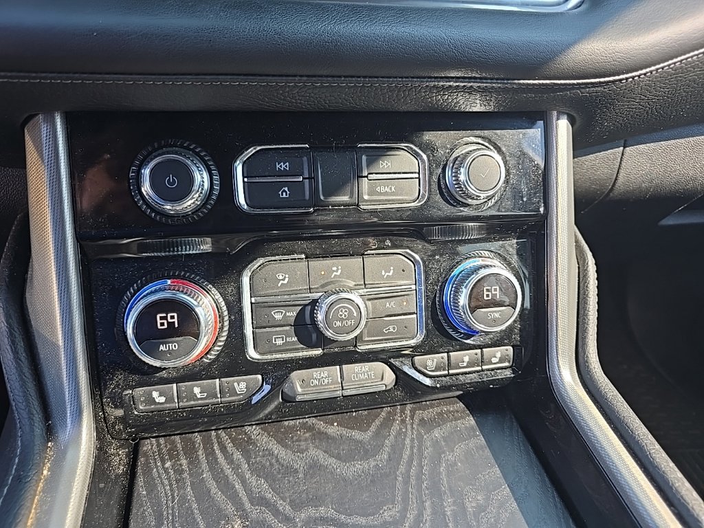 Used 2022 GMC Yukon XL Denali AWD/4WD image 24