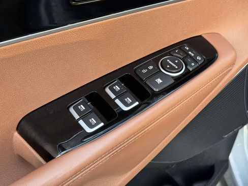 Used 2019 Kia Sorento SX image 17