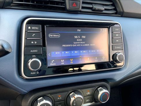 Used 2025 Nissan Versa SV FWD image 30