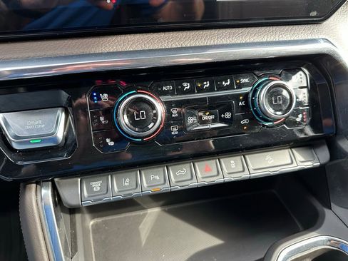 Used 2025 GMC Sierra 2500 Denali w/ Denali Reserve Package image 26