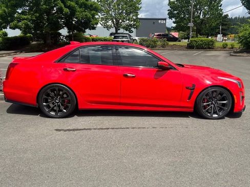 Used 2019 Cadillac CTS V w/ Luxury Package RWD image 9