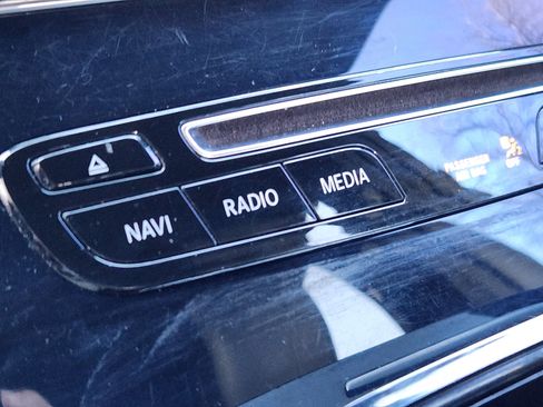 Used 2018 Mercedes-Benz GLC 300 4MATIC image 28