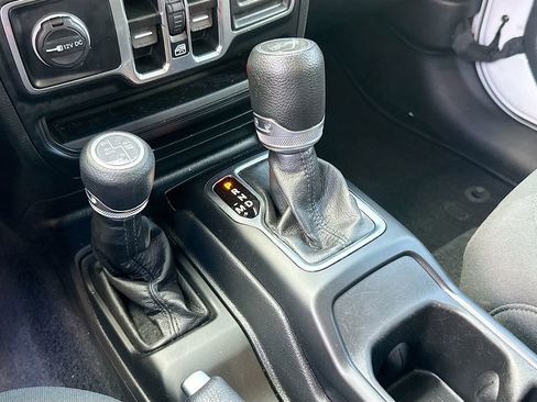 Used 2023 Jeep Wrangler Unlimited w/ Cold Weather Group image 18