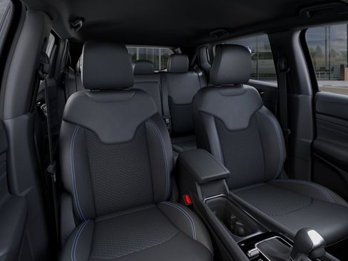 New 2026 Jeep Compass Latitude AWD/4WD image 16