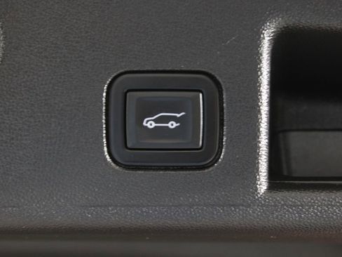 Used 2023 Chevrolet Equinox LT FWD image 18