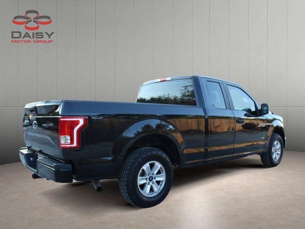 Used 2017 Ford F150 XL w/ Equipment Group 101A Mid RWD image 5
