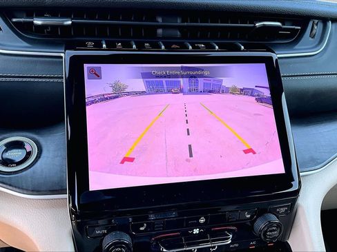 Used 2024 Jeep Grand Cherokee Limited w/ Trailer Tow Package AWD/4WD image 23