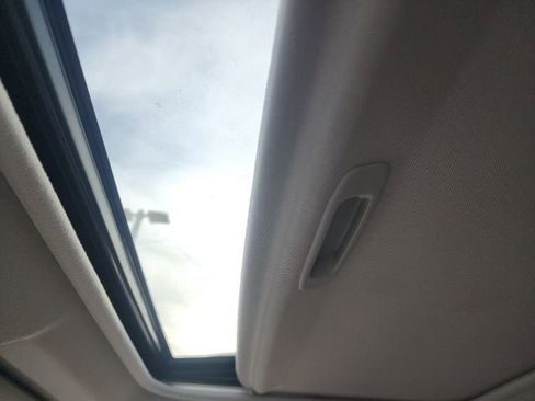 Used 2018 Toyota RAV4 AWD Hybrid image 24