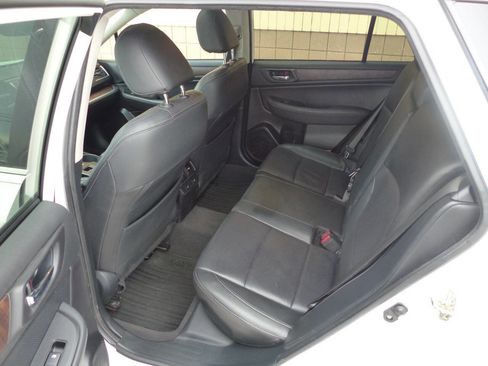 Used 2016 Subaru Outback 2.5i Limited image 36