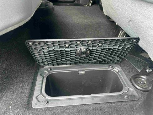 Used 2018 RAM 2500 Tradesman w/ Chrome Appearance Group image 29