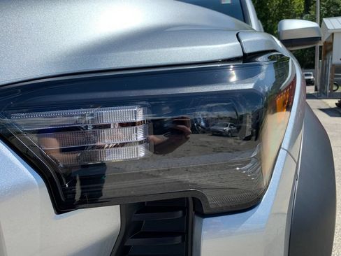Used 2024 Toyota Tacoma TRD Off-Road AWD/4WD image 37