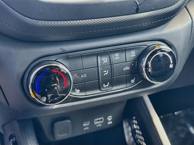 Used 2023 Chevrolet TrailBlazer LT FWD image 19
