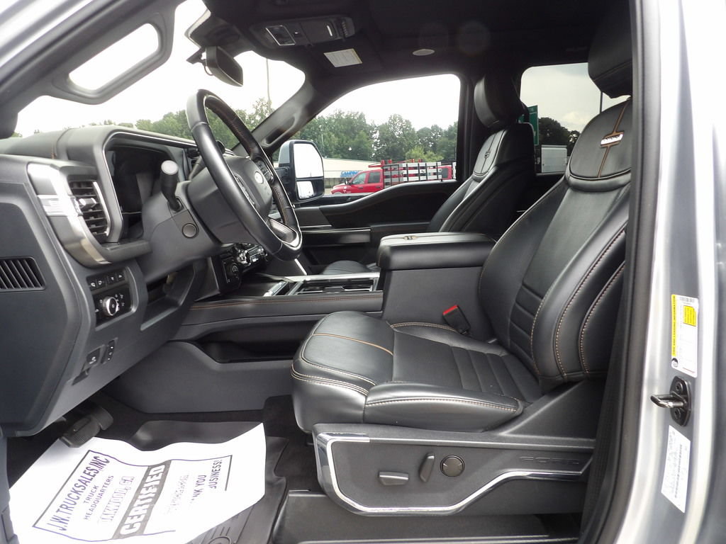 Used 2023 Ford F250 Platinum w/ Tremor Off-Road Package AWD/4WD image 17