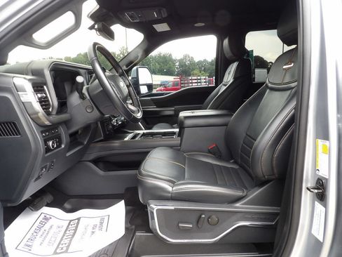 Used 2023 Ford F250 Platinum w/ Tremor Off-Road Package AWD/4WD image 17