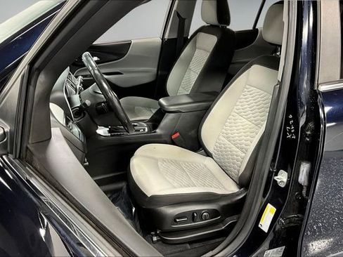 Used 2021 Chevrolet Equinox LT w/ Driver Convenience Package image 21