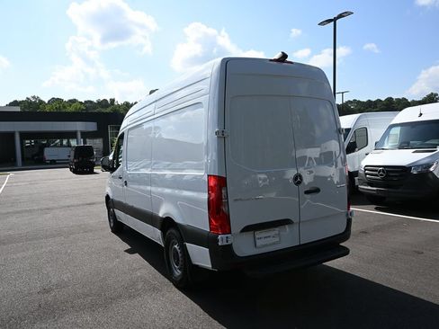 Used 2024 Mercedes-Benz Sprinter 2500 image 4