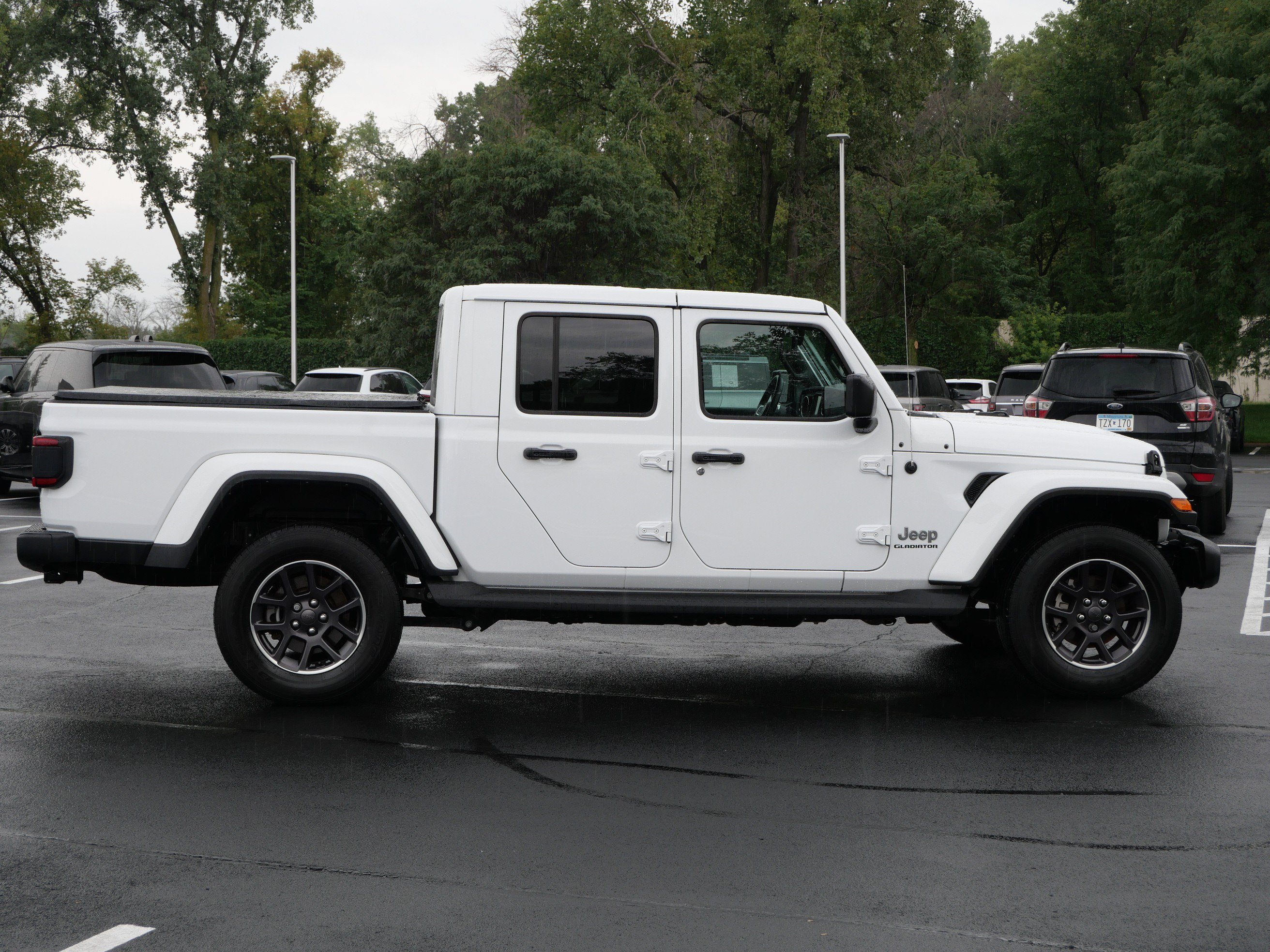 Used 2022 Jeep Gladiator Overland w/ Popular Equipment Package AWD/4WD image 6