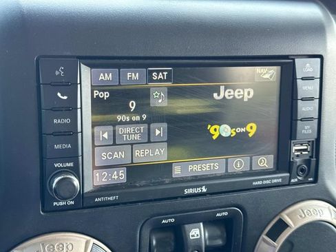 Used 2016 Jeep Wrangler Unlimited Sahara AWD/4WD image 33