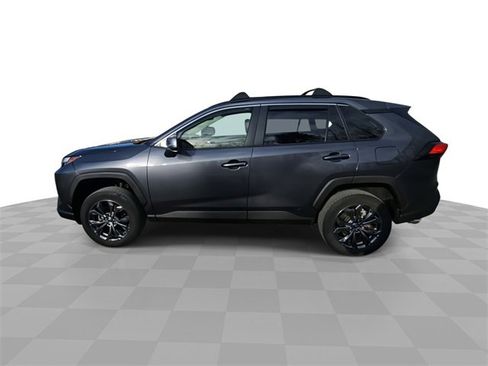 Used 2023 Toyota RAV4 XLE Premium image 5