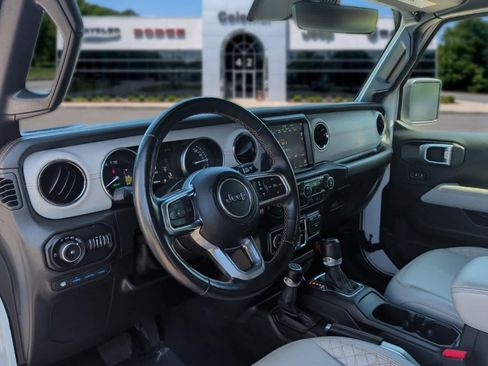 Used 2021 Jeep Wrangler Unlimited Sahara AWD/4WD image 13