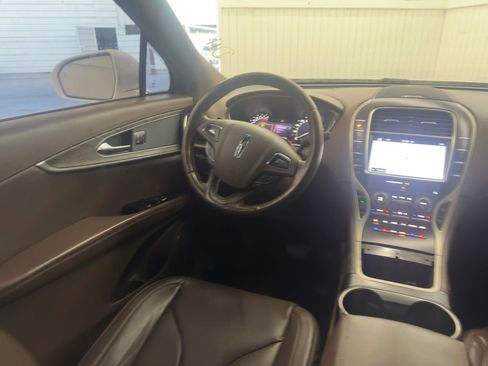 Used 2016 Lincoln MKX Reserve w/ Technology Package image 10