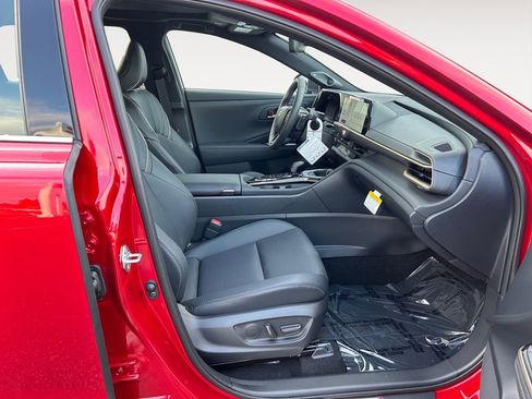 New 2025 Toyota Crown Signia Limited w/ Advanced Technology Package image 10