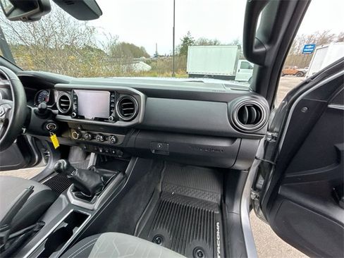 Used 2020 Toyota Tacoma TRD Off-Road image 25