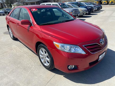Used 2011 Toyota Camry LE w/ LE Extra-Value Pkg image 4