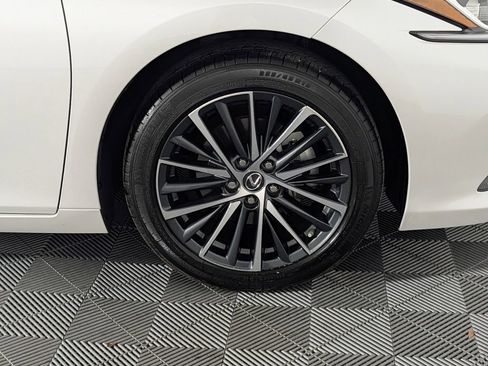Used 2025 Lexus ES 300h 300h image 14