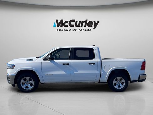 Used 2025 RAM 1500 Big Horn AWD/4WD image 2