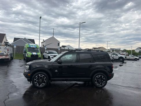 Used 2022 Ford Bronco Sport Outer Banks w/ Tech Package AWD/4WD image 4