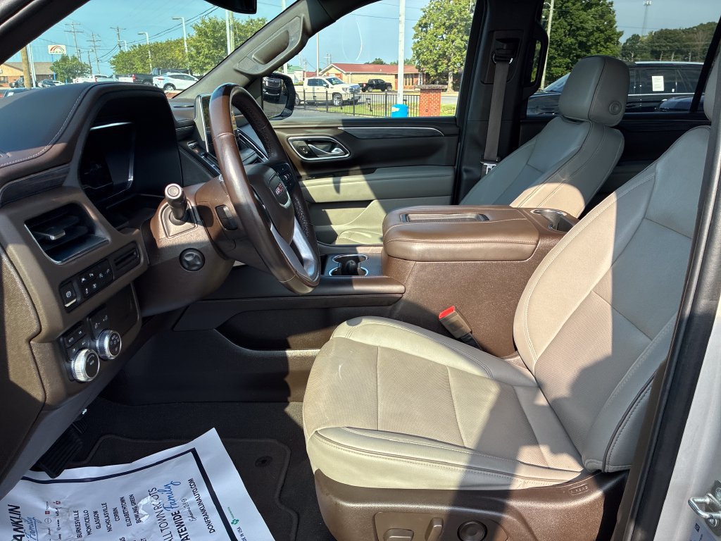 Used 2022 GMC Yukon XL SLT w/ SLT Premium Package AWD/4WD image 10