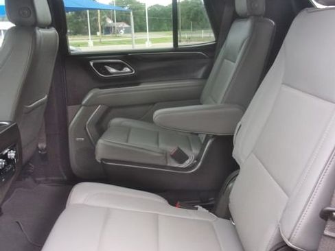 Used 2021 GMC Yukon SLT w/ SLT Luxury Package AWD/4WD image 28