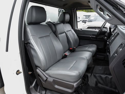 Used 2015 Ford F550 4x4 Regular Cab Super Duty image 38