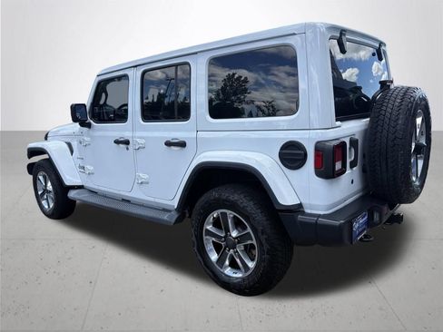Used 2018 Jeep Wrangler Unlimited Sahara AWD/4WD image 7