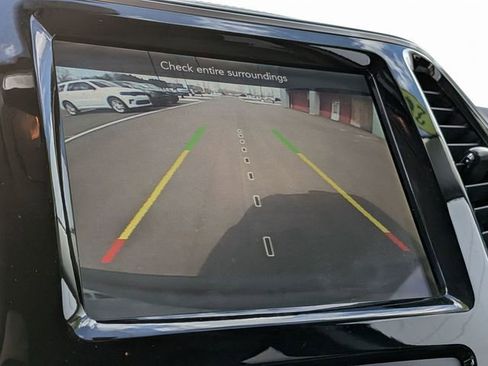 Used 2019 Jeep Cherokee Limited image 23