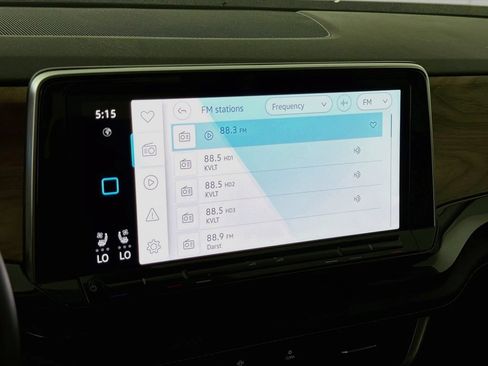 Used 2024 Volkswagen Atlas SE w/ Panoramic Sunroof Package FWD image 18