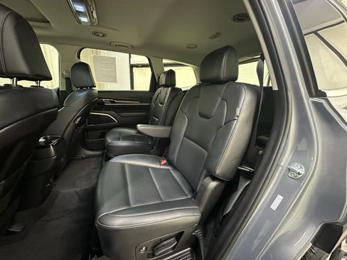 Used 2025 Kia Telluride S FWD image 22