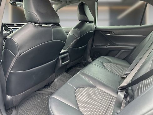 Used 2020 Toyota Camry SE image 11