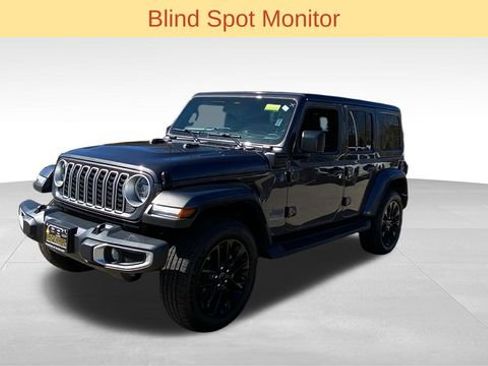 Used 2025 Jeep Wrangler Unlimited Sahara image 4
